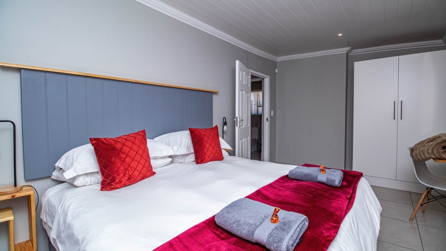 7 Bedroom Property for Sale in Knysna Central Western Cape